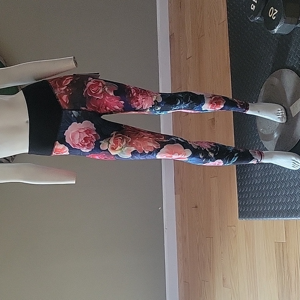 Johnny Was Studio Bee Active V-Yoke Legging